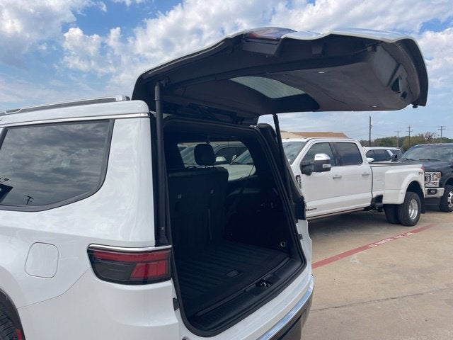 2024 Jeep Wagoneer 4DR 2WD