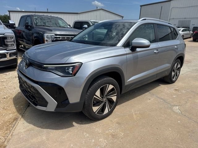 2025 Volkswagen Taos SE