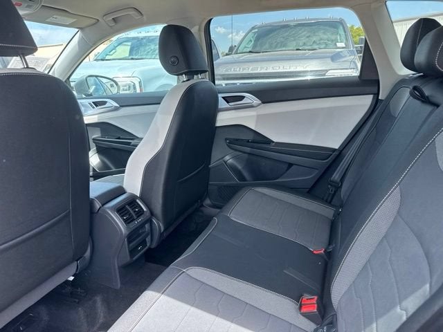 2025 Volkswagen Taos SE
