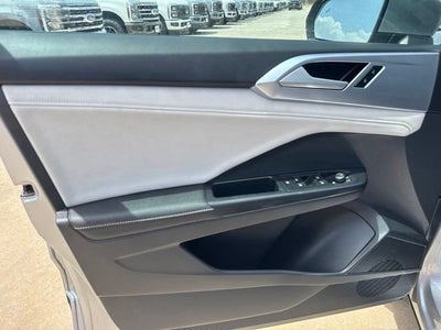 2025 Volkswagen Taos SE