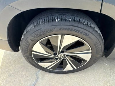 2025 Volkswagen Taos SE