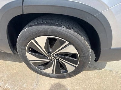 2025 Volkswagen Taos SE