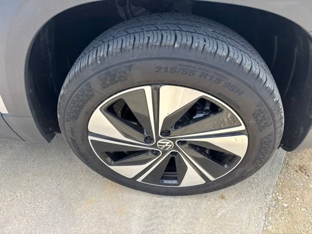 2025 Volkswagen Taos SE