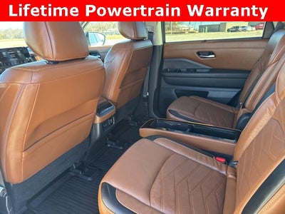 2023 Nissan Pathfinder Platinum