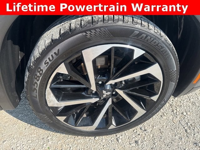 2023 Mitsubishi Outlander SE