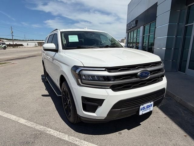 2023 Ford Expedition XLT's photo
