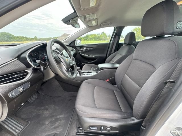 Used 2025 Chevrolet Malibu 1LT with VIN 1G1ZD5ST5SF124547 for sale in Graham, TX
