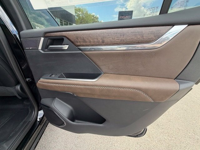 2026 GMC Acadia Denali Ultimate - Photo 17