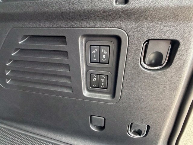 2026 GMC Acadia Denali Ultimate - Photo 27