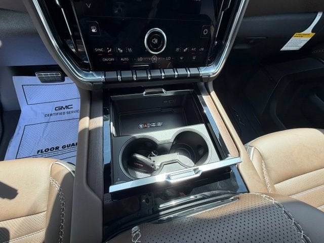 2026 GMC Yukon Denali Ultimate - Photo 12