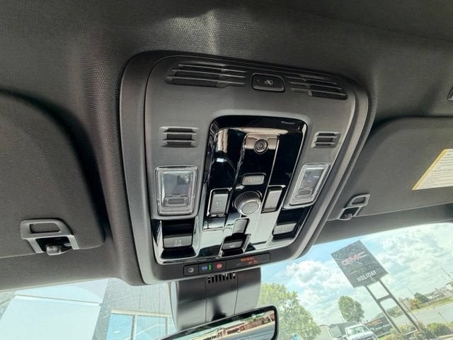 2026 GMC Yukon Denali Ultimate - Photo 14