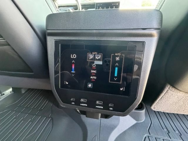 2026 GMC Yukon Denali Ultimate - Photo 22