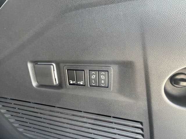 2026 GMC Yukon Denali Ultimate - Photo 29