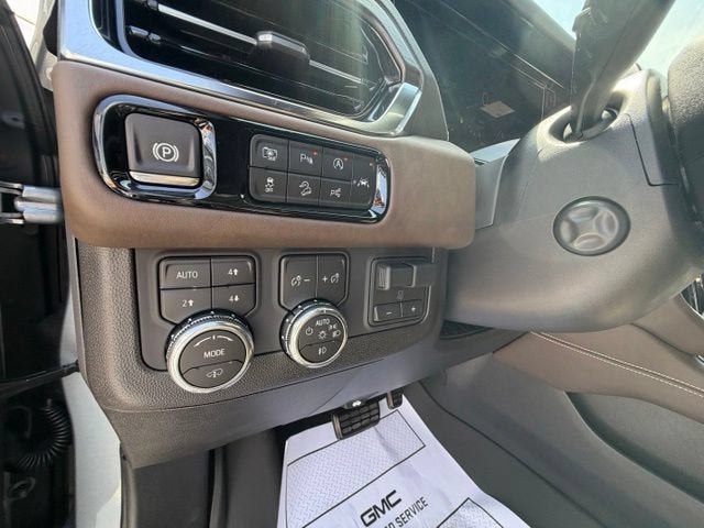 2026 GMC Yukon Denali Ultimate - Photo 8