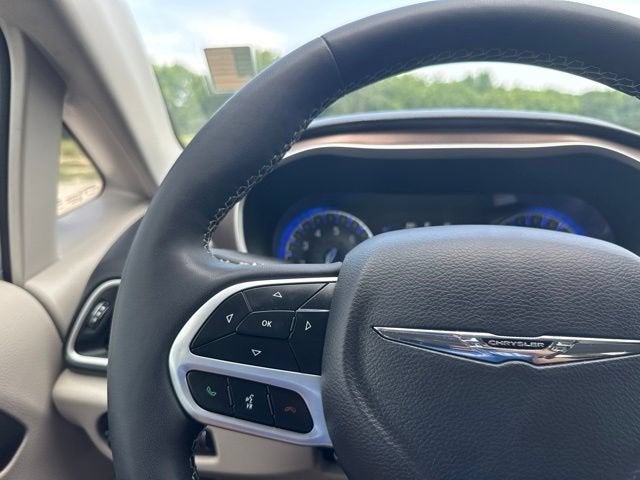 2024 Chrysler Voyager LX