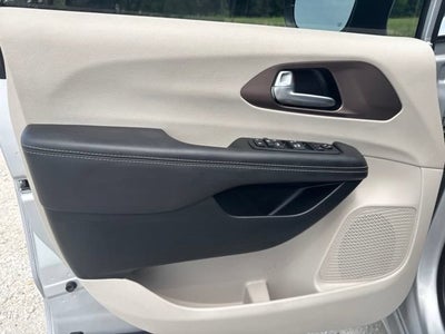 2024 Chrysler Voyager LX