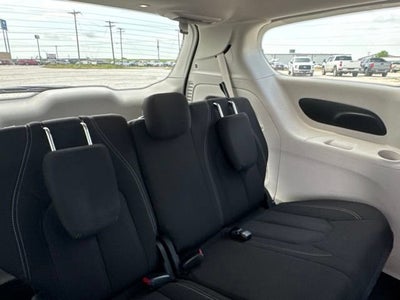 2024 Chrysler Voyager LX