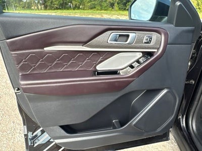 2025 Ford Explorer Platinum