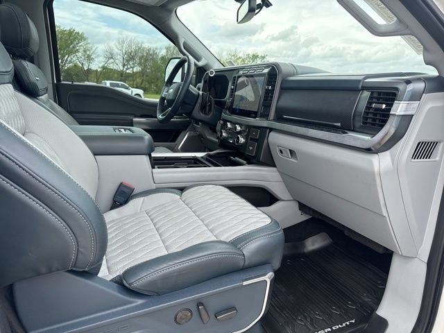 2023 Ford F-450SD Limited