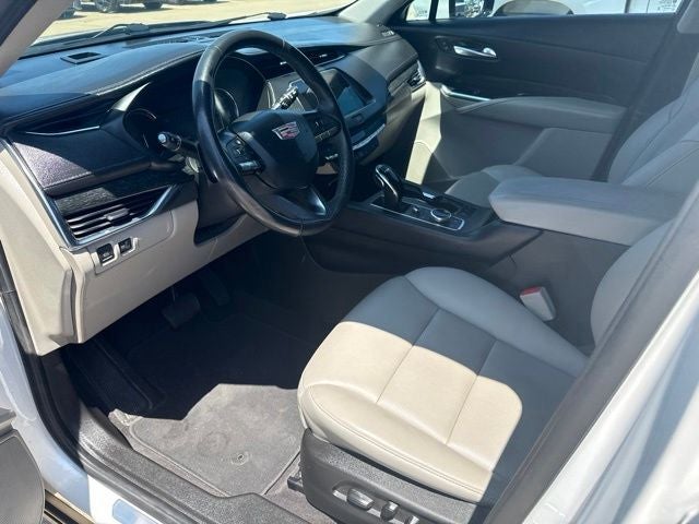 2022 Cadillac XT4 Premium Luxury