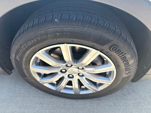 2022 Cadillac XT4 Premium Luxury