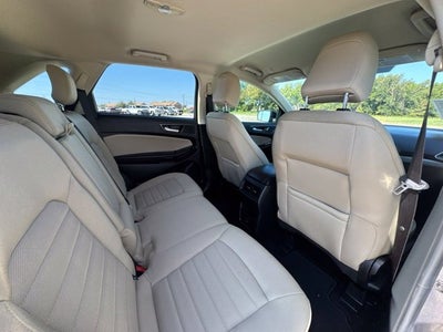 2022 Ford Edge SE