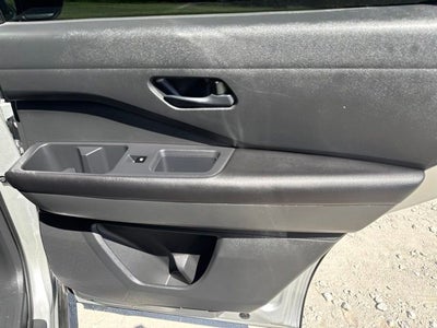 2024 Nissan Pathfinder S