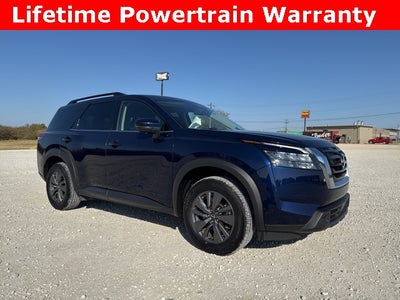 2024 Nissan Pathfinder SV