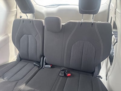 2024 Chrysler Voyager LX