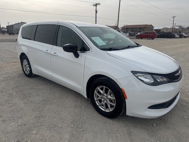 2024 Chrysler Voyager LX