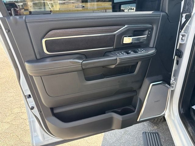 2026 RAM 3500 Laramie Crew Cab 4x4 8' Box