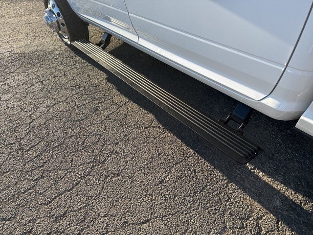 2025 RAM 3500 Laramie Crew Cab 4x4 8' Box