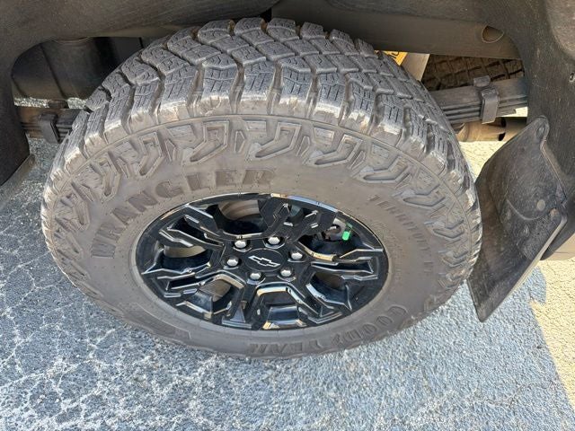 2025 Chevrolet Silverado 1500 4WD Crew Cab Short Bed ZR2